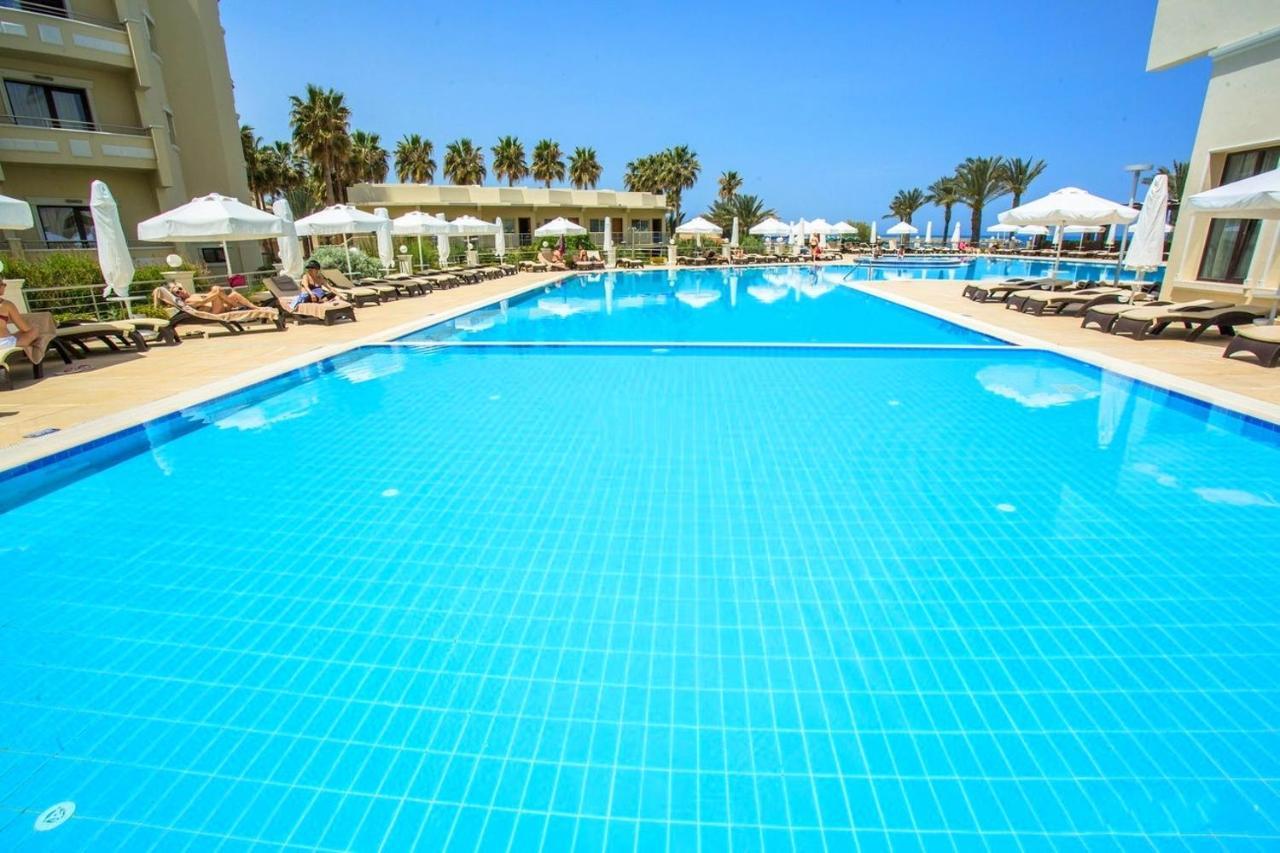 Vuni Palace Luxury Resort & Beach & Casino Kyrenia  Ngoại thất bức ảnh